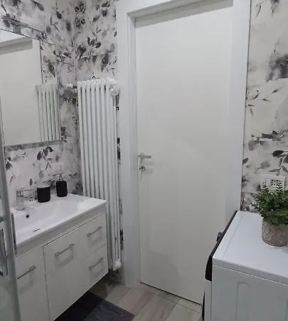 Marilyn Lägenhet Como