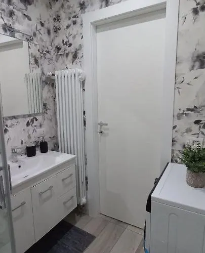 Marilyn アパート コモ