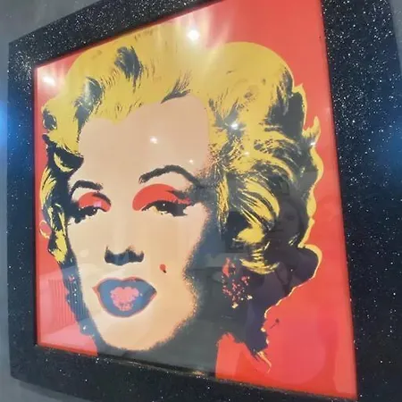 Marilyn Apartment *