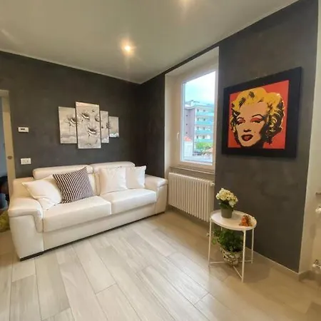 Marilyn Como